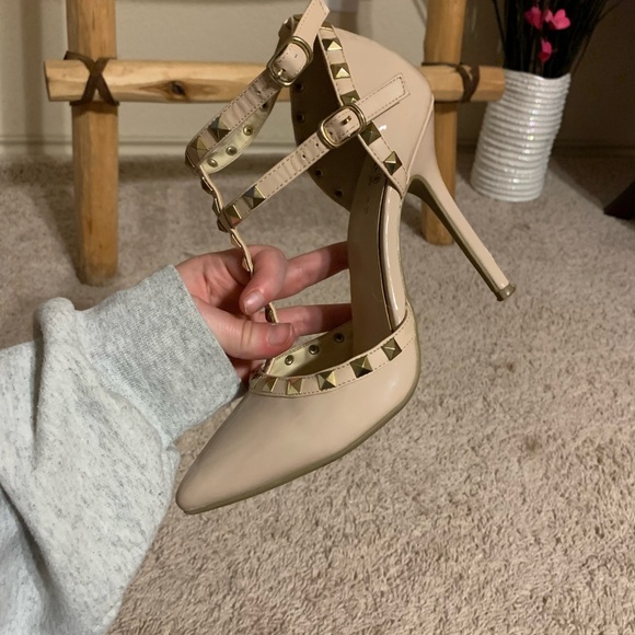 Rue 21 heels - Picture 3 of 8